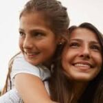 മകളുടെ മനസ്സ് ഒരു തുറന്ന പുസ്തകമാക്കാം; കൗമാരപ്രായത്തിലെ മാനസികാരോഗ്യം അറിയേണ്ടതെല്ലാം. Let your daughter's mind be an open book; everything you need to know about teenage mental health.